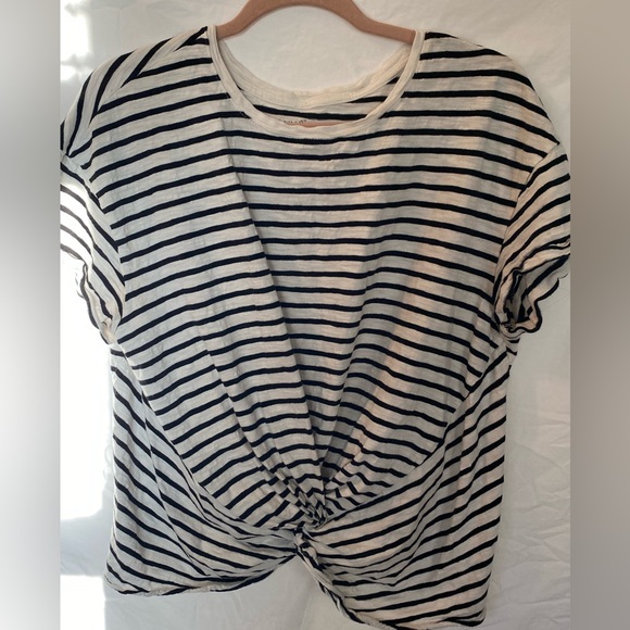 Black and White Striped Knotted Top - Picture 1 of 4